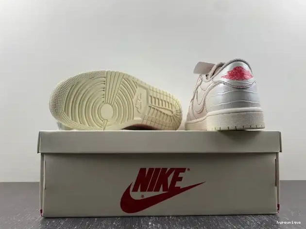 HYPE Air Jordan Scott 1 Travis x DM7866-601 OG Low 0508